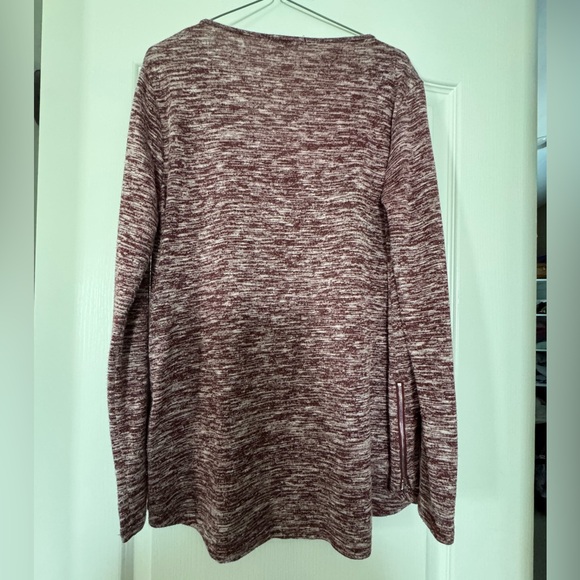 Burgundy Clover Pink V-Neck Top - Picture 2 of 5